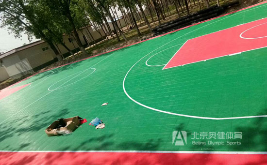 籃球場懸浮地板產(chǎn)品質(zhì)量永遠與產(chǎn)品價格是成正比的，