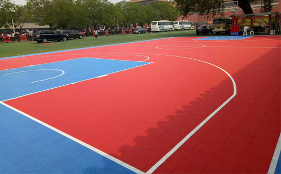 標(biāo)準(zhǔn)懸浮地板籃球場地圖片