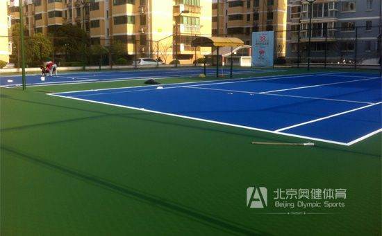 丙烯酸網(wǎng)球場施工特點及維護