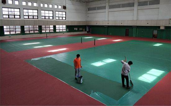 塑膠網(wǎng)球場(chǎng)施工多少錢一平方